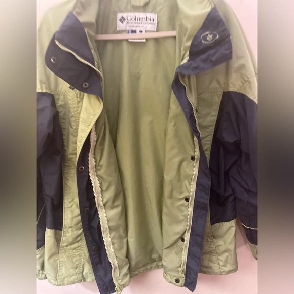 Columbia   Light Weight Woman’s Jacket   Size Large - Picture 5 of 8